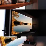 بيت خشبي Peegelmaja
